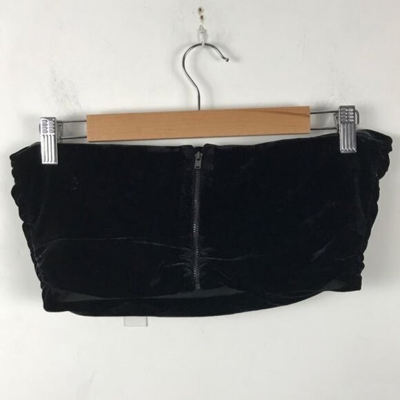 NWT‎ Lovers + Friends Twist Turn Velvet Crop Top in Black Size Large - Picture 5 of 9